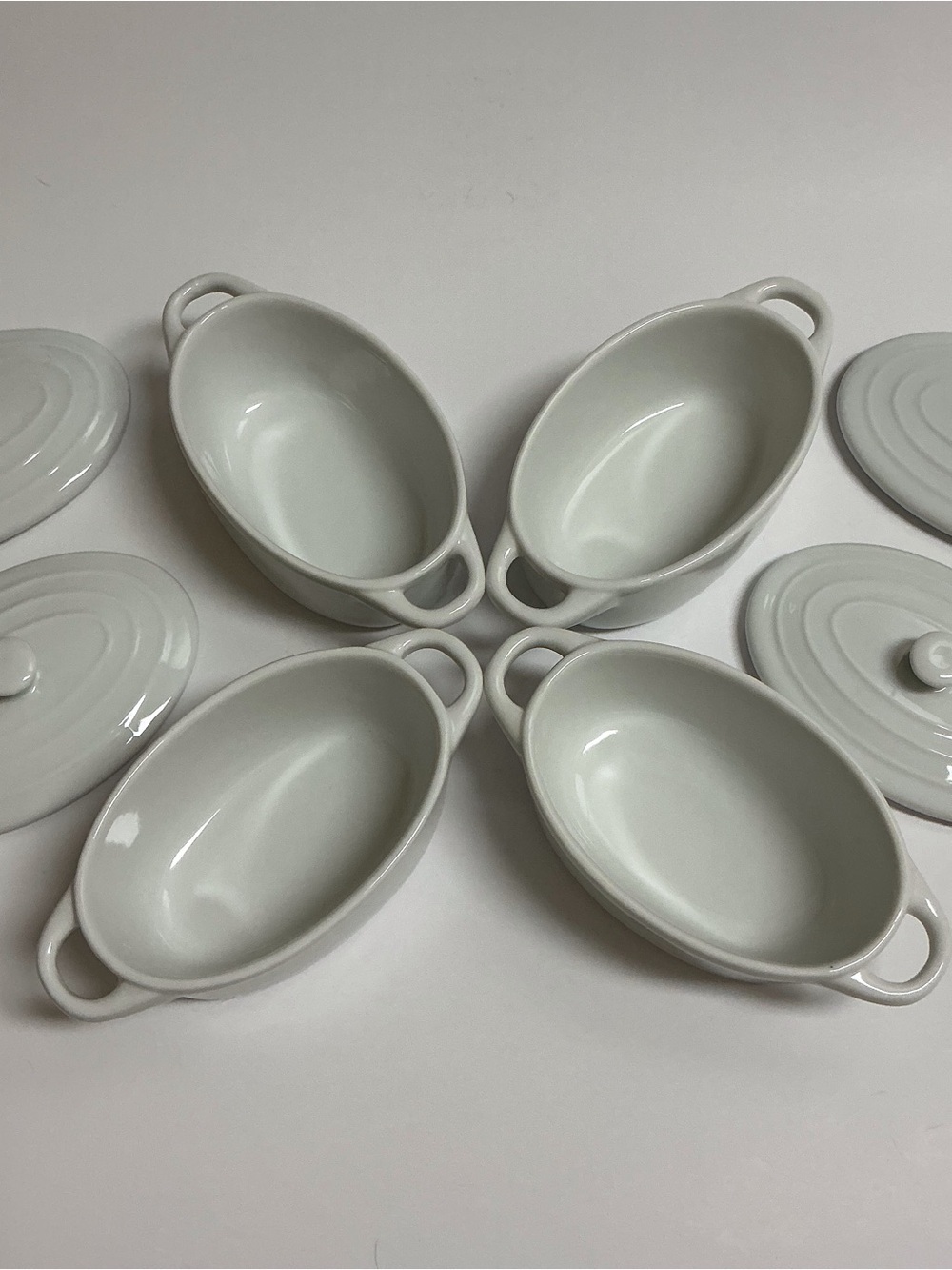 Pier 1 White Baking Dish SET OF 4 Lids 7.5 oz Minicocotte Souffle Ramekin Bakers - Picture 3 of 10